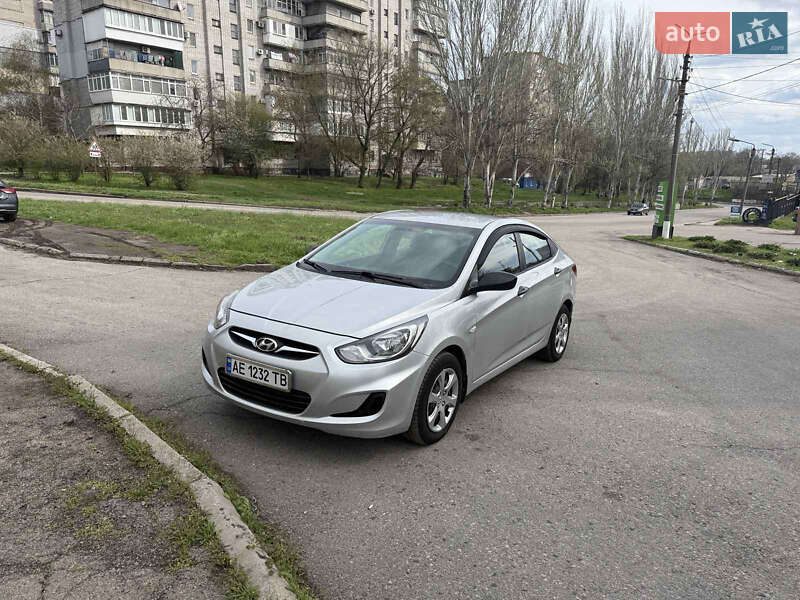 Hyundai Accent 2011