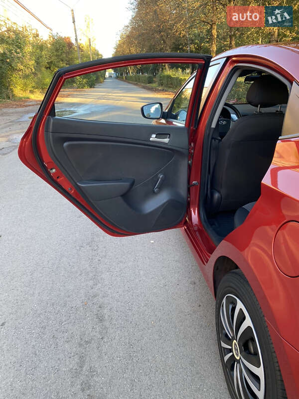 Седан Hyundai Accent 2011 в Мукачево