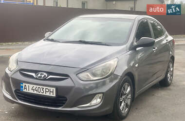 Седан Hyundai Accent 2011 в Коростене