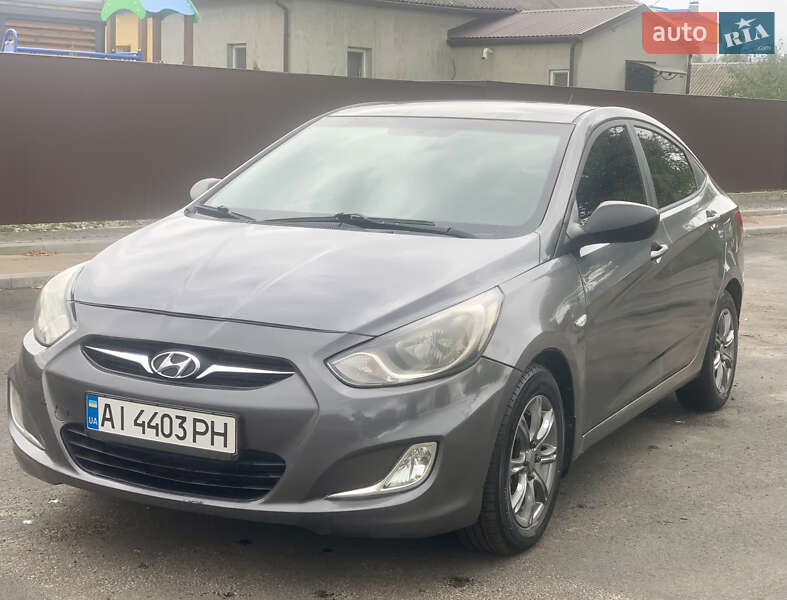 Hyundai Accent 2011
