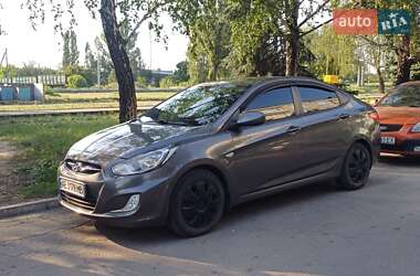 Седан Hyundai Accent 2012 в Тернівці