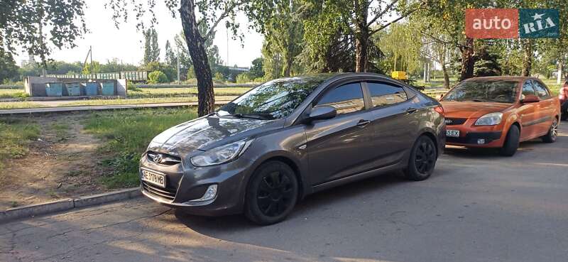 Hyundai Accent 2012
