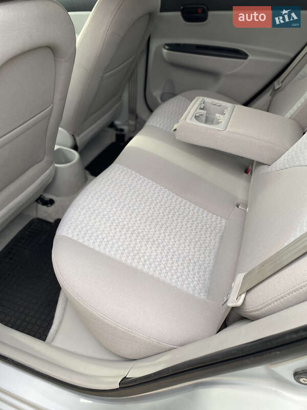 Седан Hyundai Accent 2008 в Конотопе