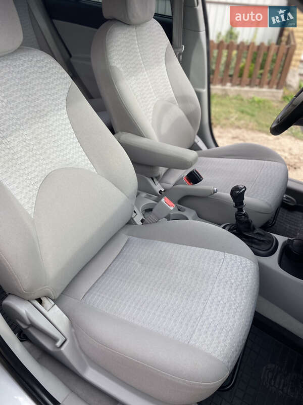 Седан Hyundai Accent 2008 в Конотопе
