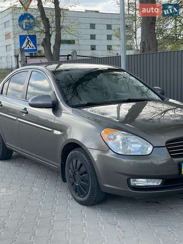 Седан Hyundai Accent 2010 в Львове