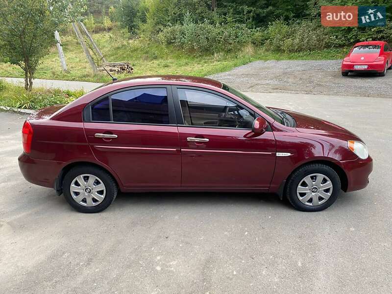 Седан Hyundai Accent 2010 в Виннице