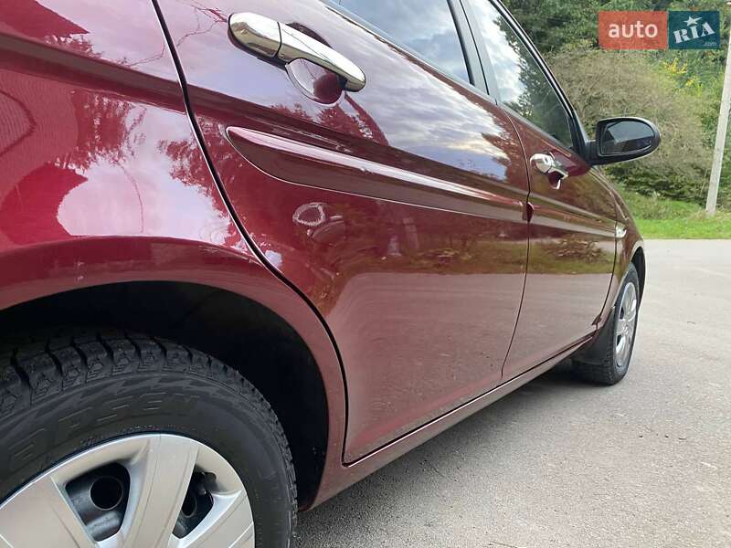 Седан Hyundai Accent 2010 в Виннице