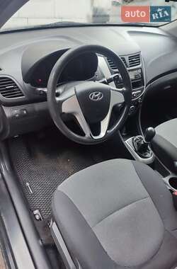 Седан Hyundai Accent 2012 в 