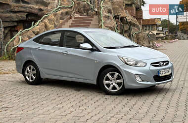 Седан Hyundai Accent 2011 в 