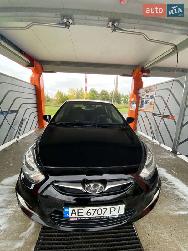 Седан Hyundai Accent 2011 в 