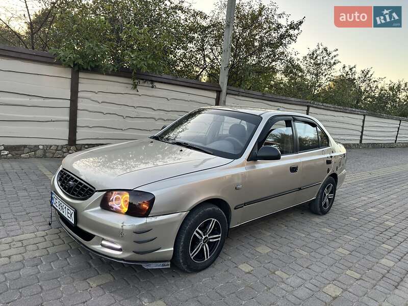 Седан Hyundai Accent 2002 в Черновцах