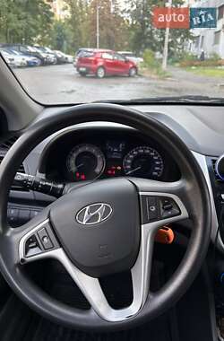 Седан Hyundai Accent 2013 в 
