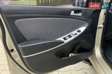 Седан Hyundai Accent 2013 в 
