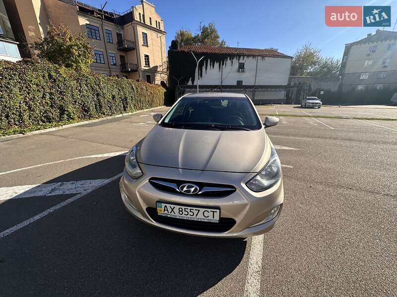Седан Hyundai Accent 2012 в Киеве