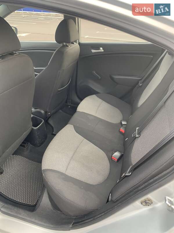 Седан Hyundai Accent 2011 в Ровно фото 9 Седан Hyundai Accent 2011 в Ровно