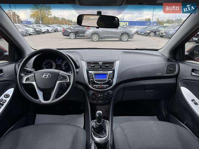 Седан Hyundai Accent 2011 в Днепре