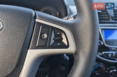 Седан Hyundai Accent 2013 в 