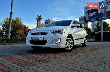 Седан Hyundai Accent 2013 в 