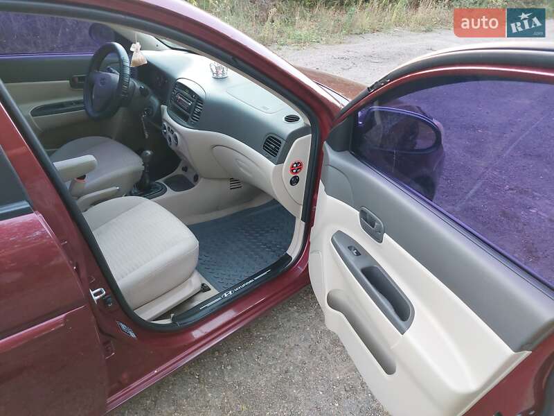 Седан Hyundai Accent 2008 в Кицмани фото 47 Седан Hyundai Accent 2008 в Кицмани