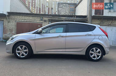 Хэтчбек Hyundai Accent 2012 в 