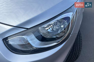 Хэтчбек Hyundai Accent 2012 в 