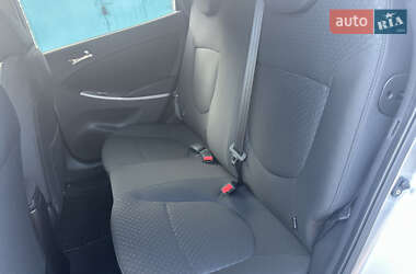 Хэтчбек Hyundai Accent 2012 в 