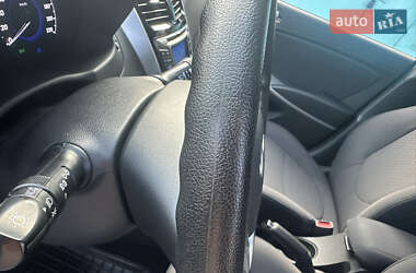 Хэтчбек Hyundai Accent 2012 в 