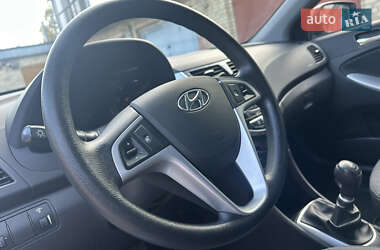 Хэтчбек Hyundai Accent 2012 в 