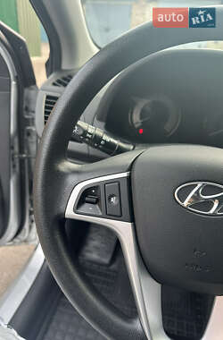 Хэтчбек Hyundai Accent 2012 в 