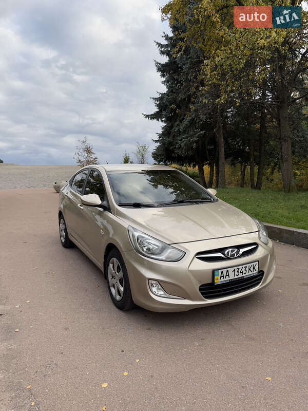 Седан Hyundai Accent 2012 в Житомире