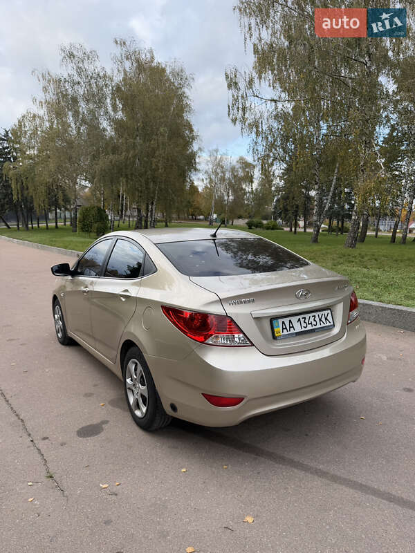Седан Hyundai Accent 2012 в Житомире