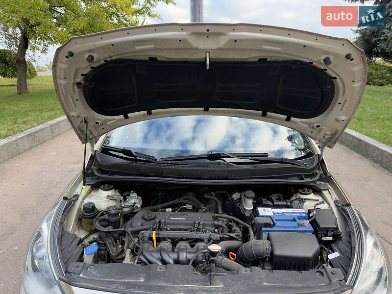 Седан Hyundai Accent 2012 в Житомире