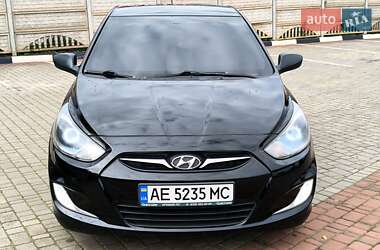Седан Hyundai Accent 2013 в Кривому Розі