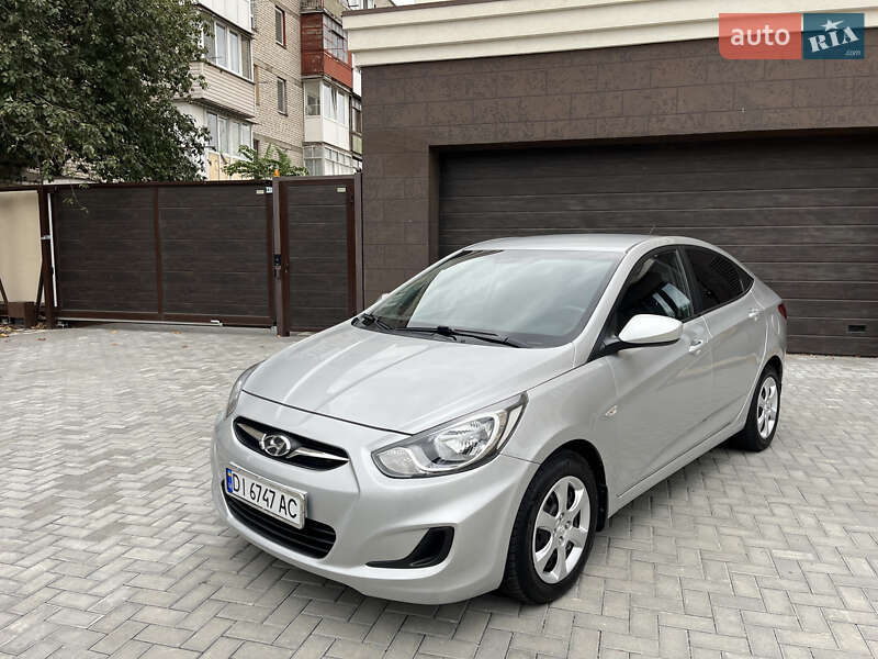 Седан Hyundai Accent 2013 в 