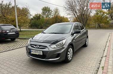 Седан Hyundai Accent 2011 в Сумах