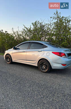Седан Hyundai Accent 2011 в 