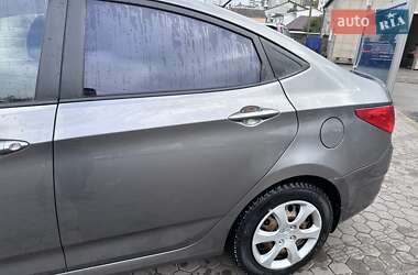 Седан Hyundai Accent 2013 в  фото 20 Седан Hyundai Accent 2013 в