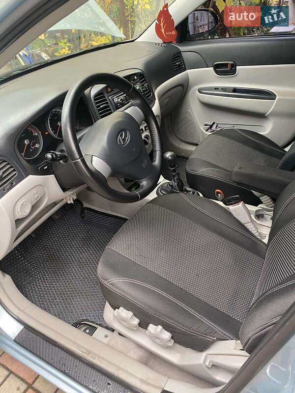 Седан Hyundai Accent 2009 в Лозовой