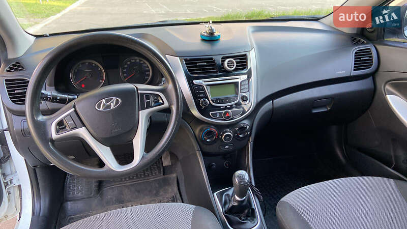 Седан Hyundai Accent 2011 в Києві фото 5 Седан Hyundai Accent 2011 в Києві