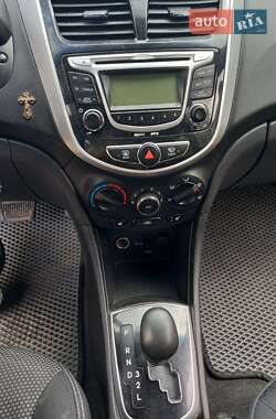 Седан Hyundai Accent 2011 в 