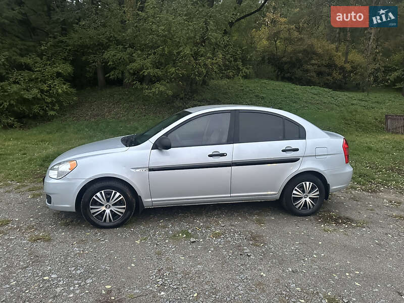 Седан Hyundai Accent 2009 в Ізяславі