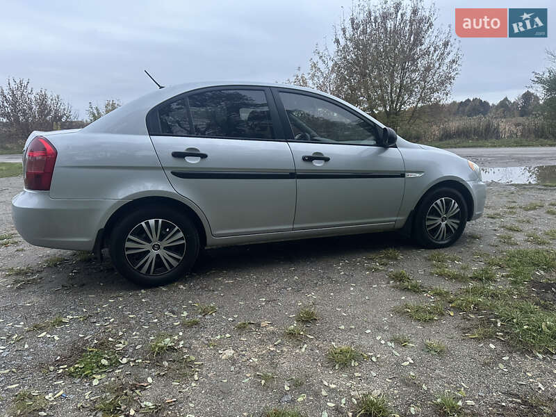 Седан Hyundai Accent 2009 в Ізяславі