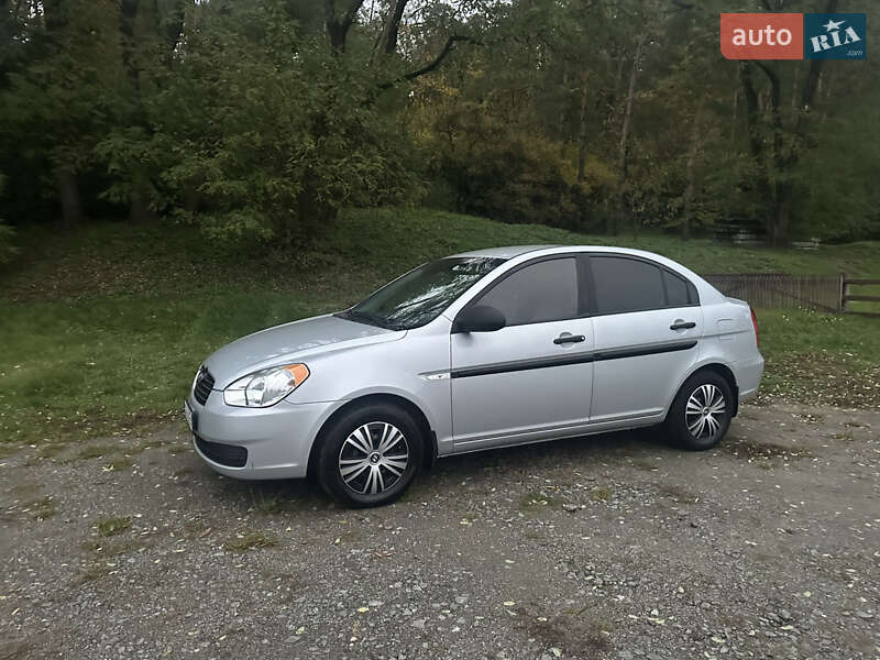 Седан Hyundai Accent 2009 в Ізяславі