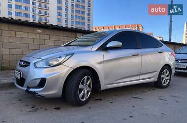 Седан Hyundai Accent 2011 в 