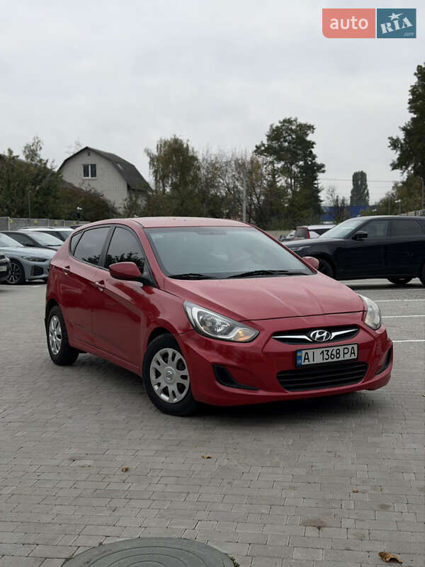 Хэтчбек Hyundai Accent 2012 в 