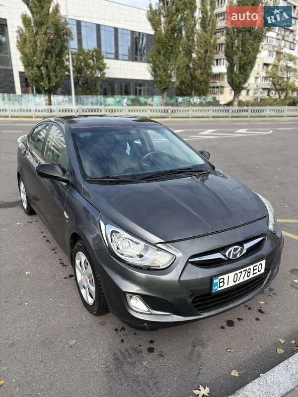 Hyundai Accent 2013 Hyundai Accent 2013