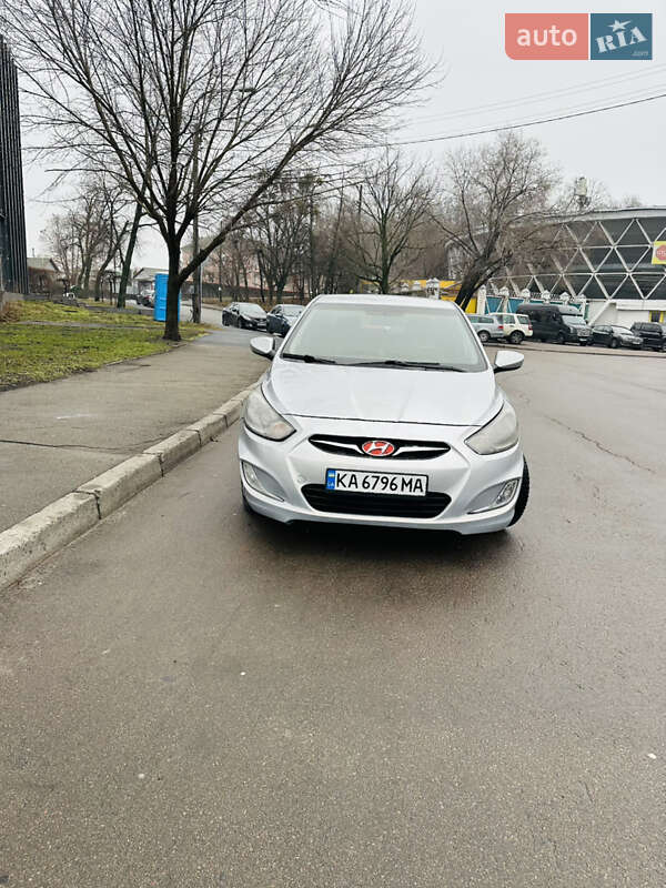 Седан Hyundai Accent 2012 в Києві