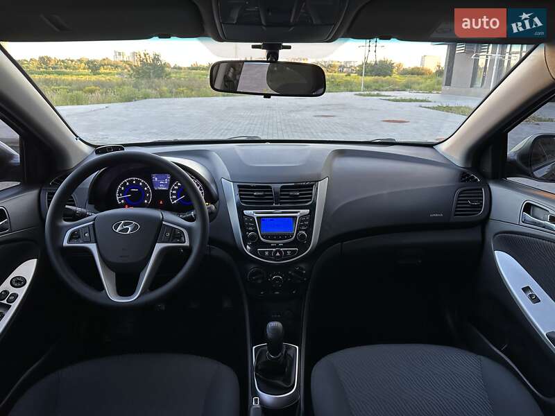 Седан Hyundai Accent 2013 в Киеве фото 23 Седан Hyundai Accent 2013 в Киеве