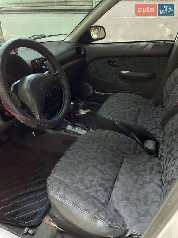 Ліфтбек Hyundai Accent 1996 в Одесі