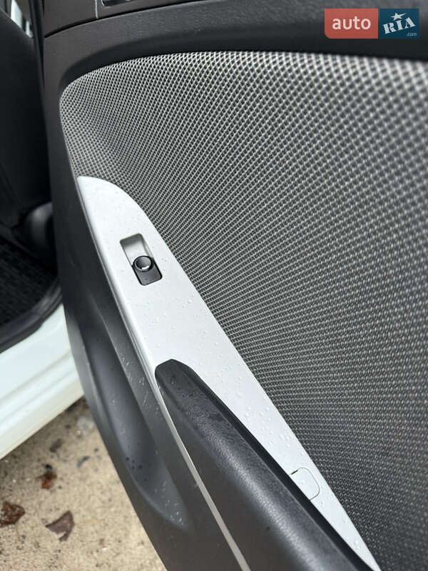 Седан Hyundai Accent 2013 в Киеве фото 30 Седан Hyundai Accent 2013 в Киеве